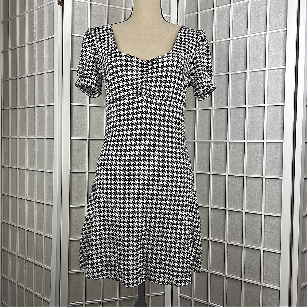 OBEY Houndstooth Mini Dress | Stretch Knit Cap Sleeve | Sz Small HOST PICK! NWOT - Picture 2 of 16